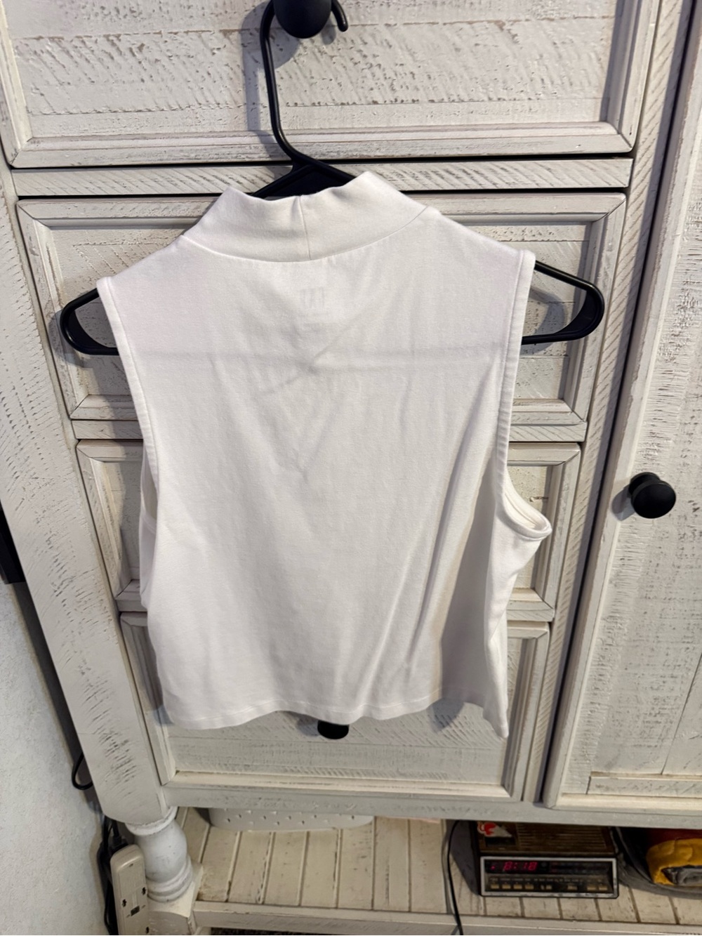 GAP White Sleeveless Mock Neck Top - Picture 2 of 4